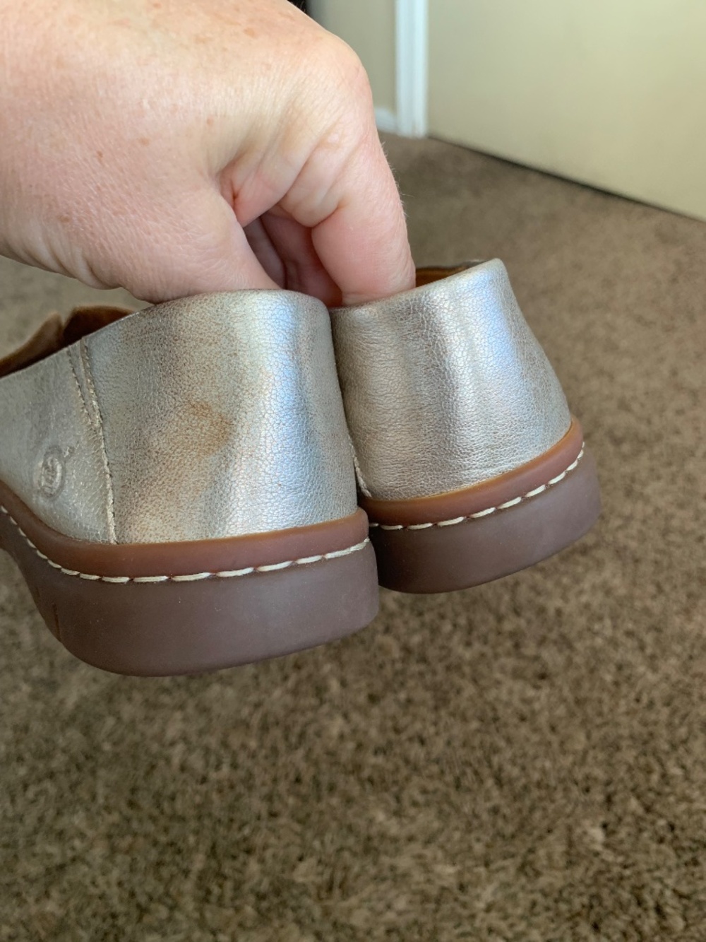 Born Sebra II Gold Metallic Leather Slip On Casual Loafer Shoes Sz.7.5 - Picture 6 of 16